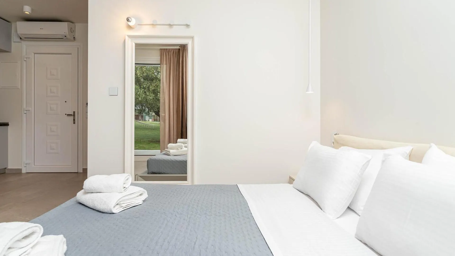 Mellagia Suites Kassandreia Apartment